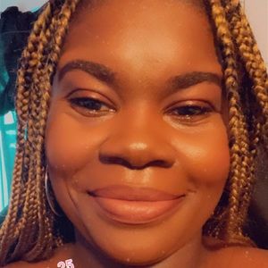 Meet your Posher, Kendra